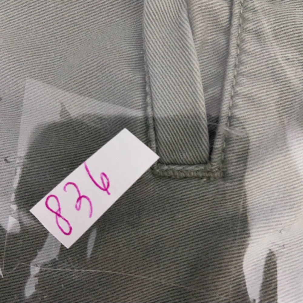 Light olive green New York & Company size 8 - Picture 6 of 6